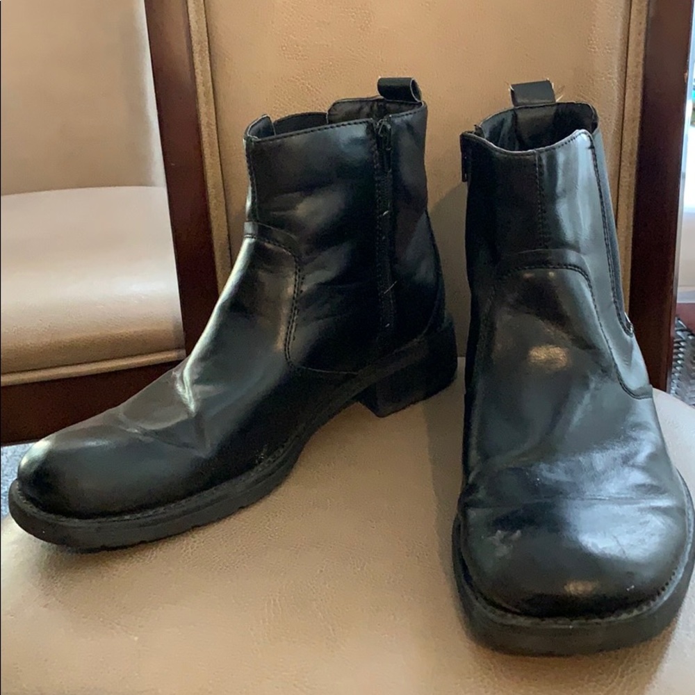 KENNETH COLE BLACK BOOTS